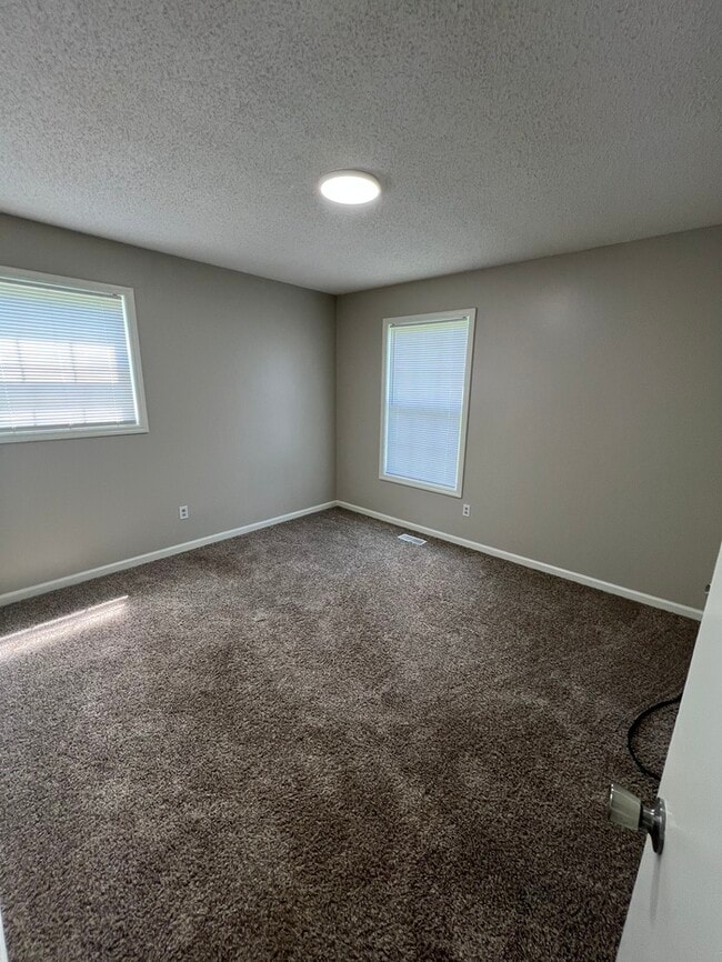 Building Photo - 91 Cavalier Ln