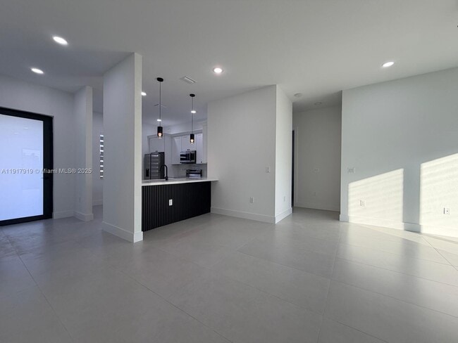 Building Photo - 1144 Mobley St E