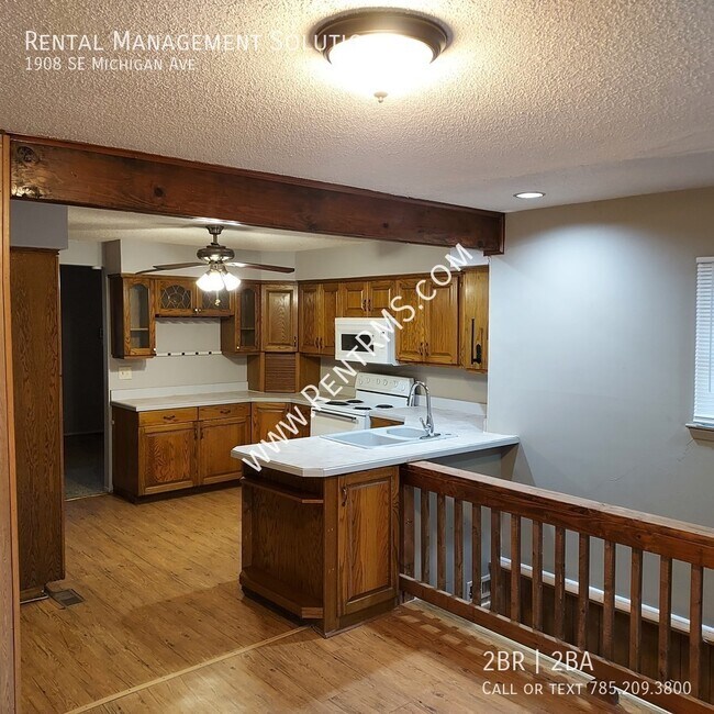 Building Photo - 1908 SE Michigan Ave