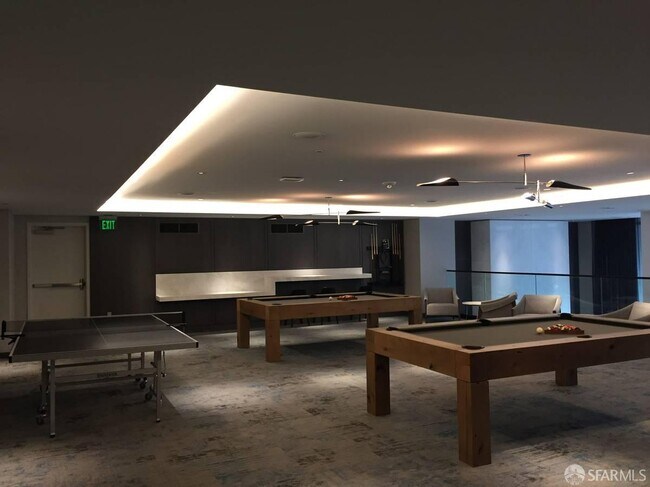 Building Photo - 338 Main St