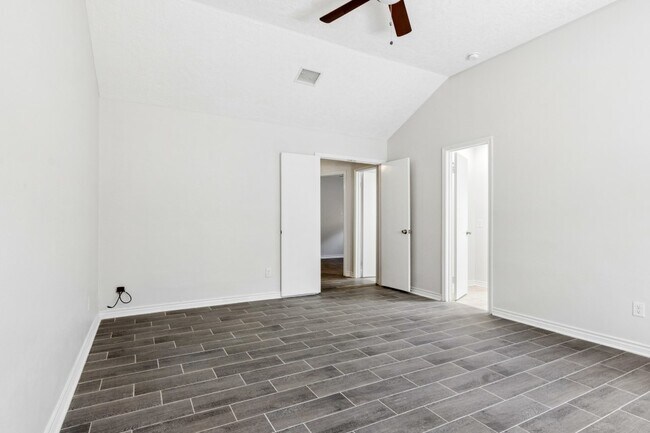 Building Photo - 6915 La Mirada Dr