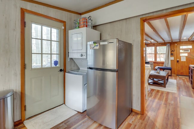 Building Photo - 91 Bruin Rd