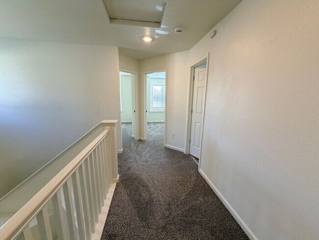 Building Photo - NW Reno Two Story - Beautiful Finishes with Mountain Views