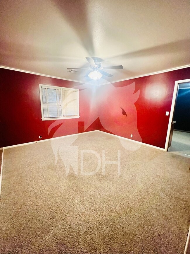 Building Photo - "Charming 4-Bedroom Home with Beautiful Hardwood Floors on South Harding Street!"