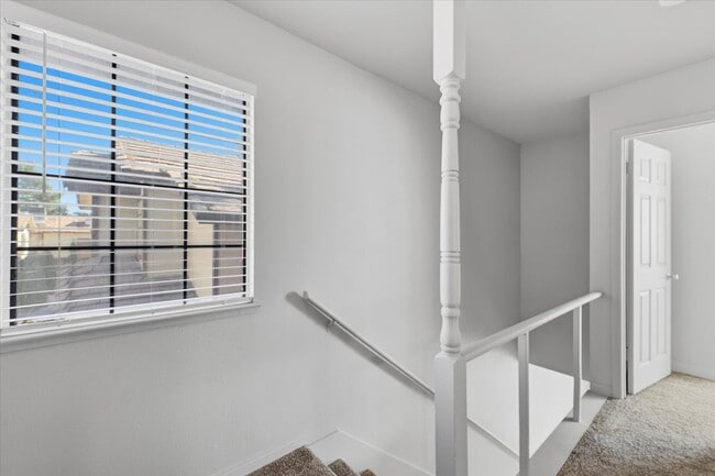 Building Photo - 3283 Dawnflower St