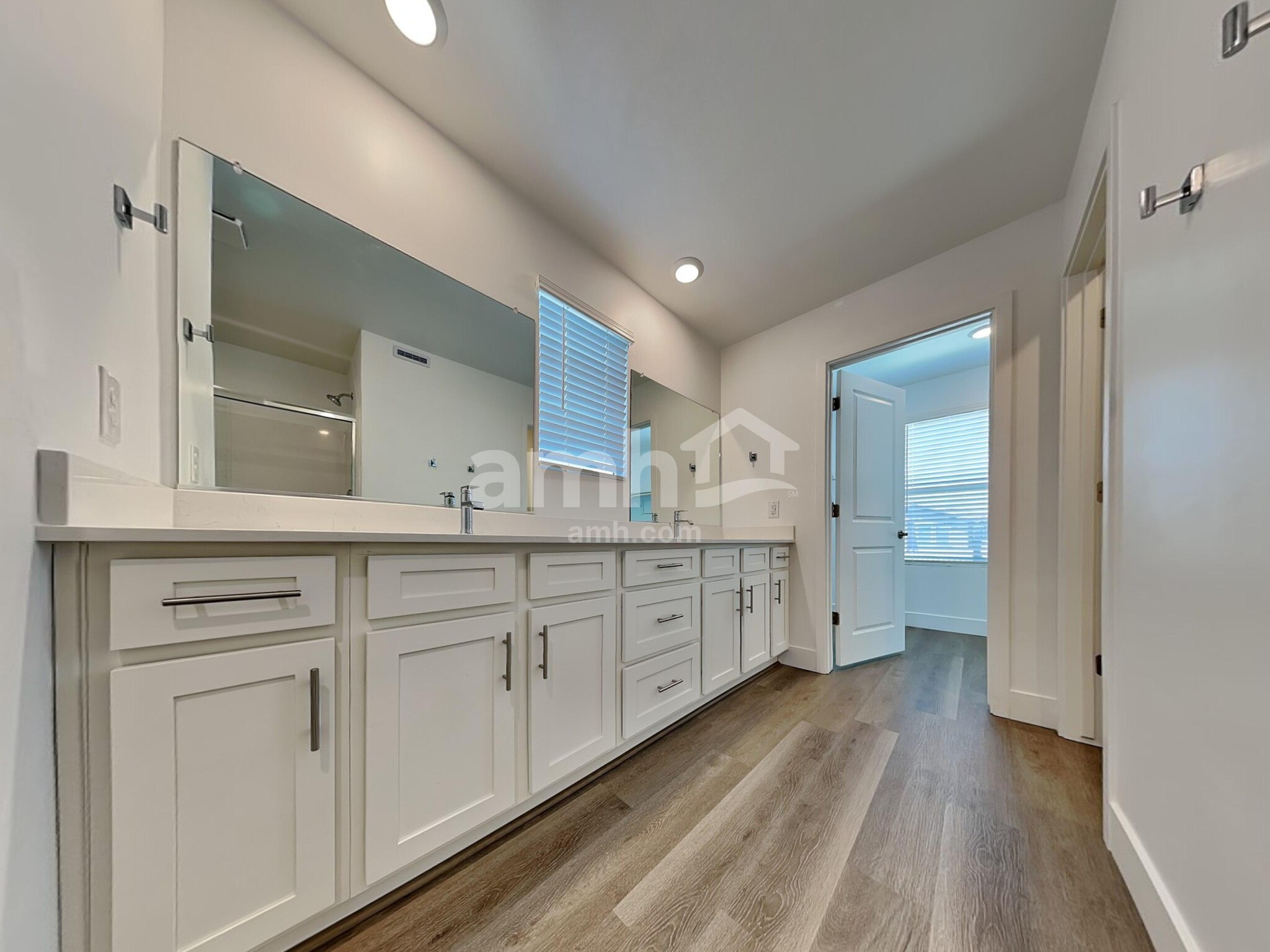 Building Photo - 9644 Harkes Dr