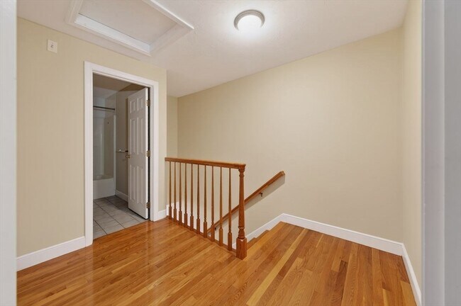 Building Photo - 168 North St