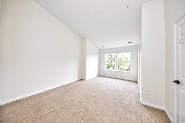 Building Photo - Modern Comfort Meets Everyday Convenience in this Stunning Forest Hill Townhome with 3 Beds & 3.5...