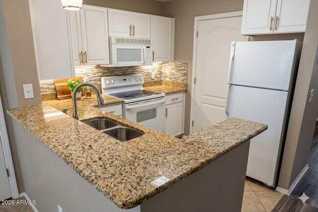 Building Photo - 1701 E Colter St