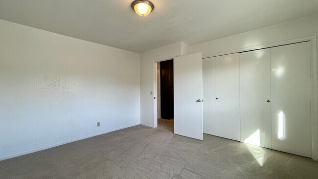 Building Photo - 2 Bedroom Townhouse Near Downtown SLO w/ G...