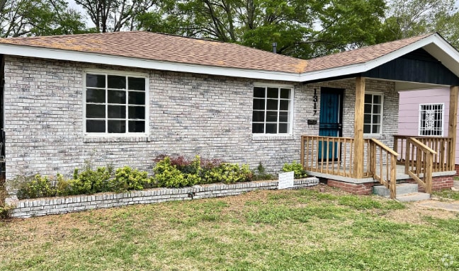 Building Photo - 1317 Fernwood Dr