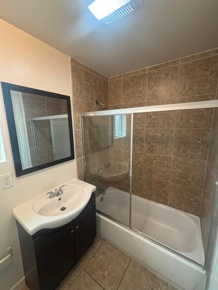 Building Photo - 403 W 105th St