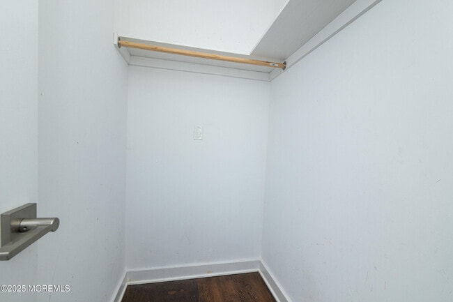 Building Photo - 68 Elm St