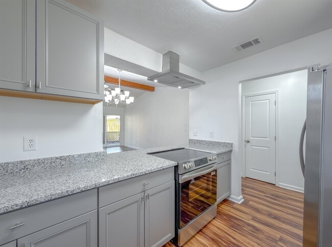 Building Photo - 3022 Homewood Pl