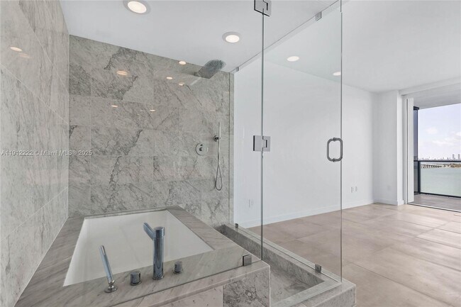 Building Photo - 3131 NE 7th Ave