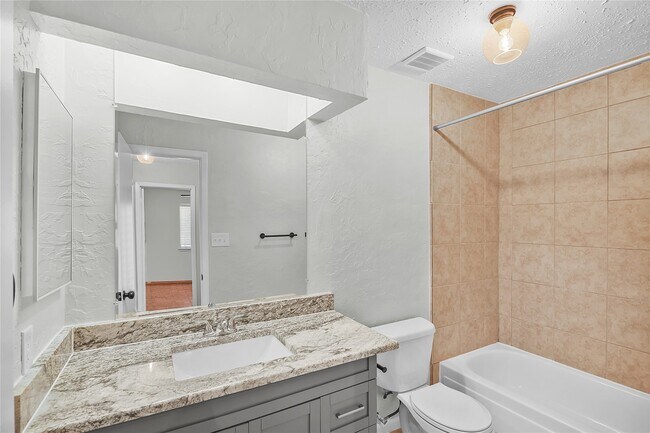 Building Photo - 16911 Jane Lynn Ln