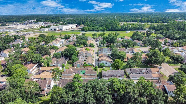 Building Photo - 5747 Easthampton Dr
