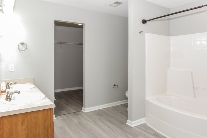 Building Photo - 16822 Wellhouse Dr