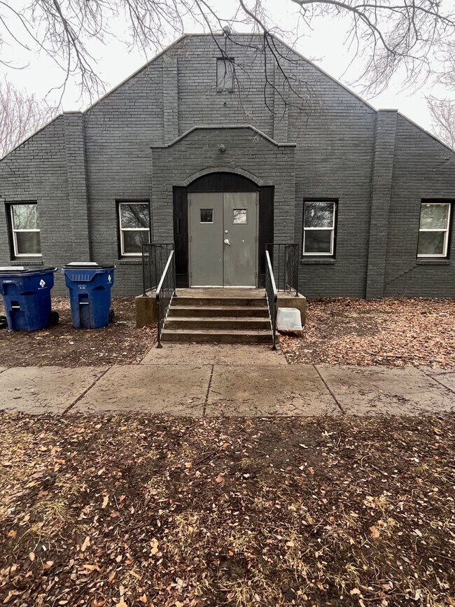 Primary Photo - Beautiful 3 Bedroom, 2 Bathroom Quadplex N...
