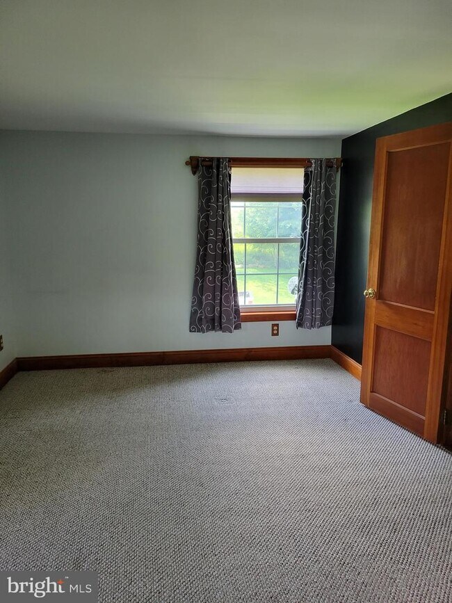 Building Photo - 994 Gravel Pike