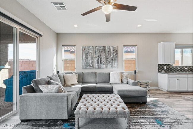 Building Photo - 359 Con Brio Ln