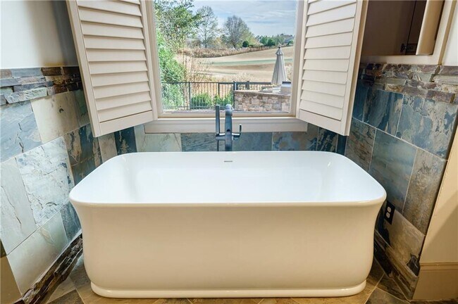 Building Photo - 521 Brendlynn Ct