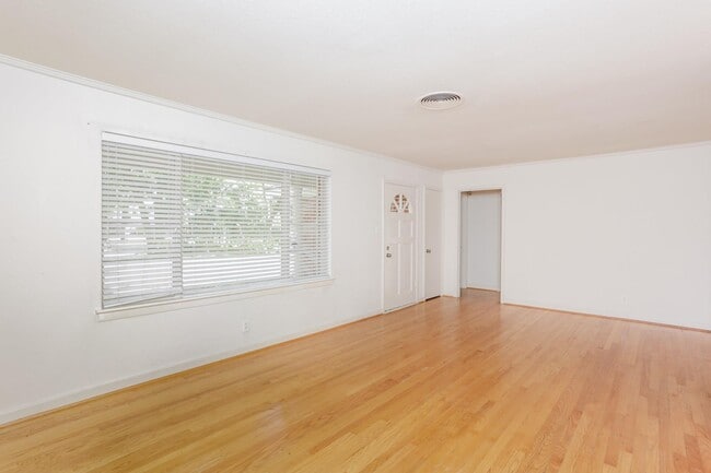 Building Photo - 9753 Tappenbeck Dr