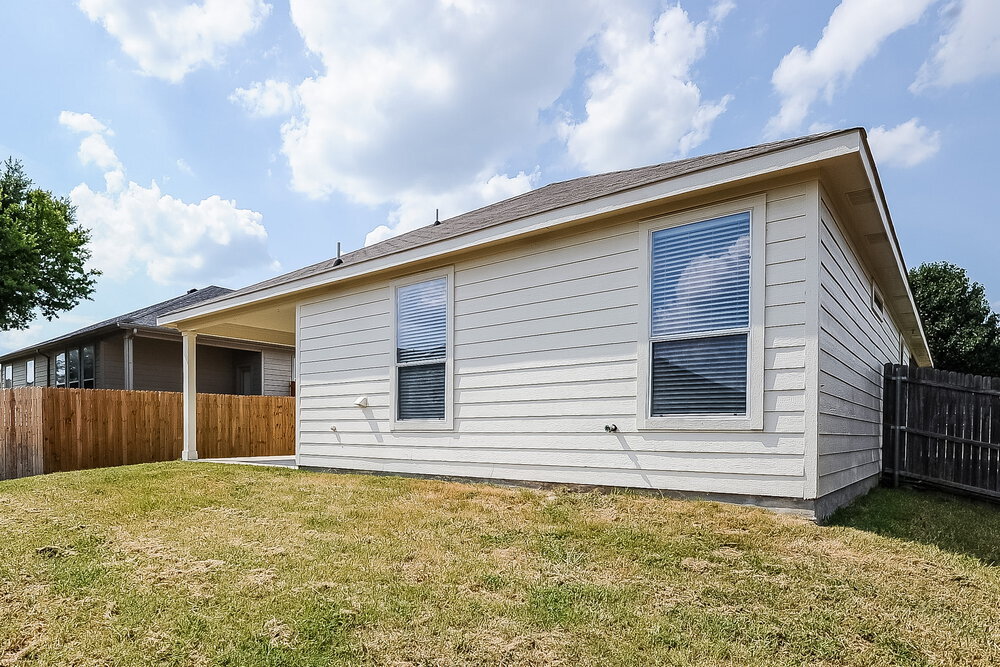 Building Photo - 9925 Fressia Ln