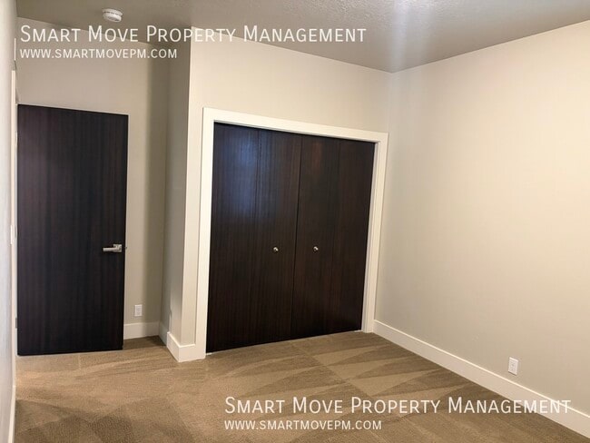 Building Photo - 2929 E Heartleaf Ln