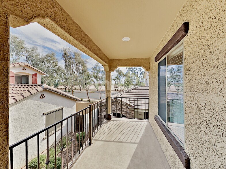 Building Photo - 3843 E Santa Fe Ln