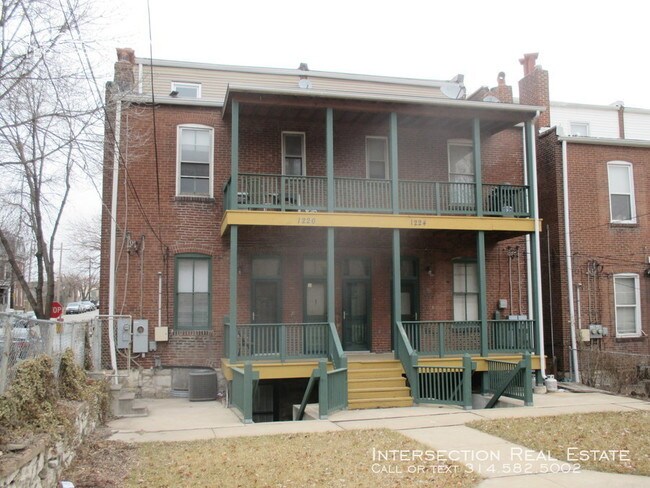 Building Photo - Stunning, Two-Level Soulard Apartment
