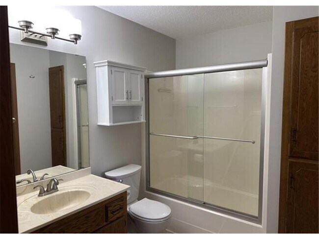 Building Photo - 17553 Ionia Path