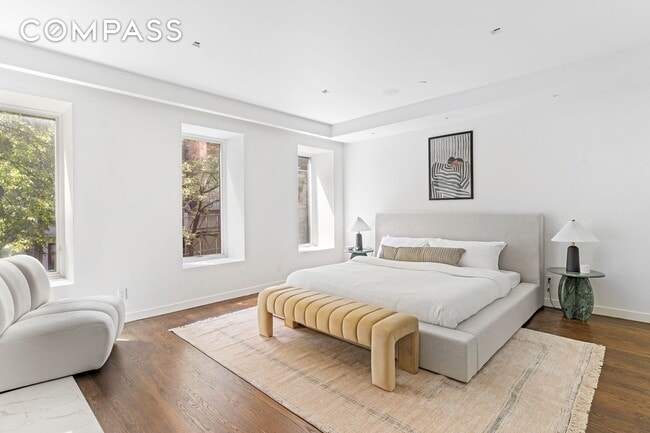 Building Photo - 135 E 38th St