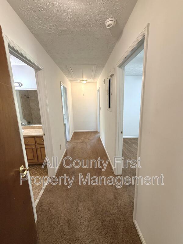 Building Photo - 170 Port Antonio Ct SW