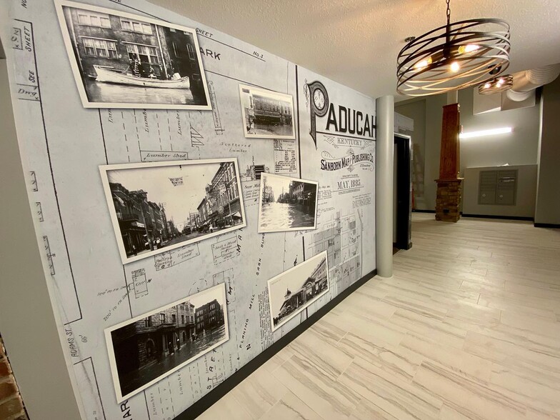 Private Entry - 219 Broadway St