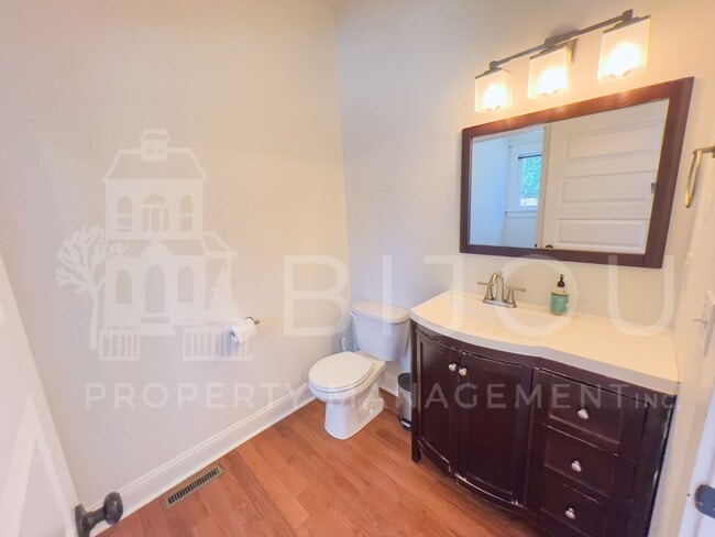 Building Photo - Patty Jewett Bungalow