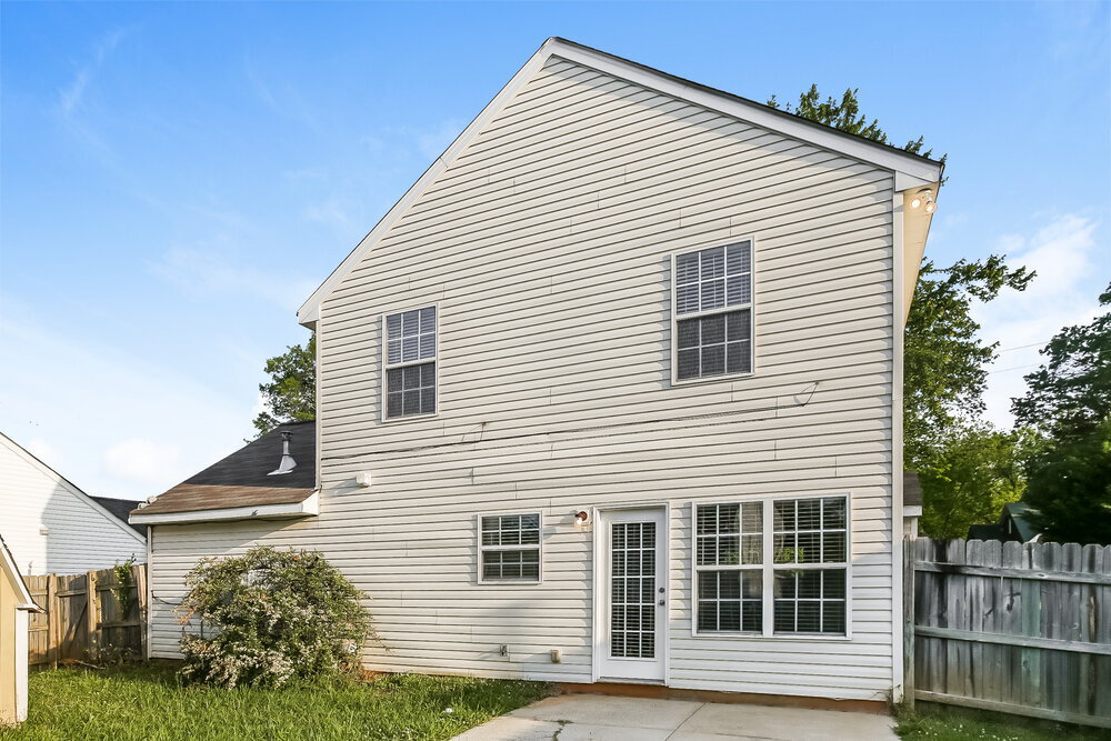 Building Photo - 5900 Hewitt Dr