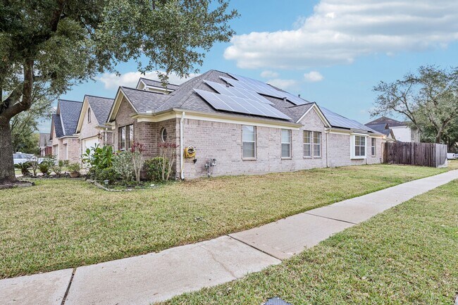 Building Photo - 15114 Magnoliabough Pl