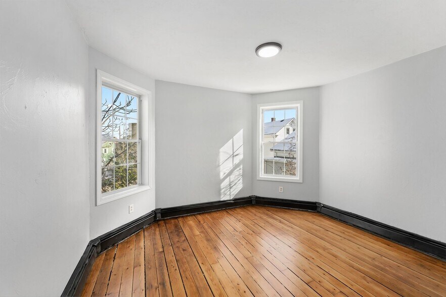 Building Photo - 132-134 DePasquale Avenue