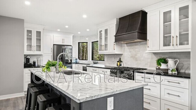 Building Photo - 870 Mitsy Ridge Dr