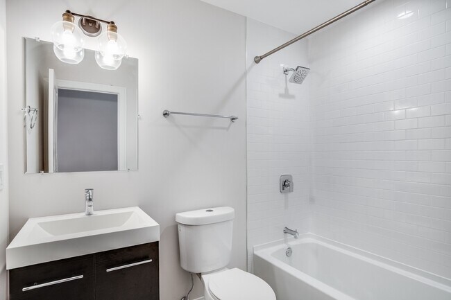 Building Photo - 5407 S Harper Ave