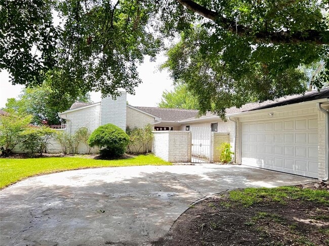Building Photo - 13819 Wickersham Ln
