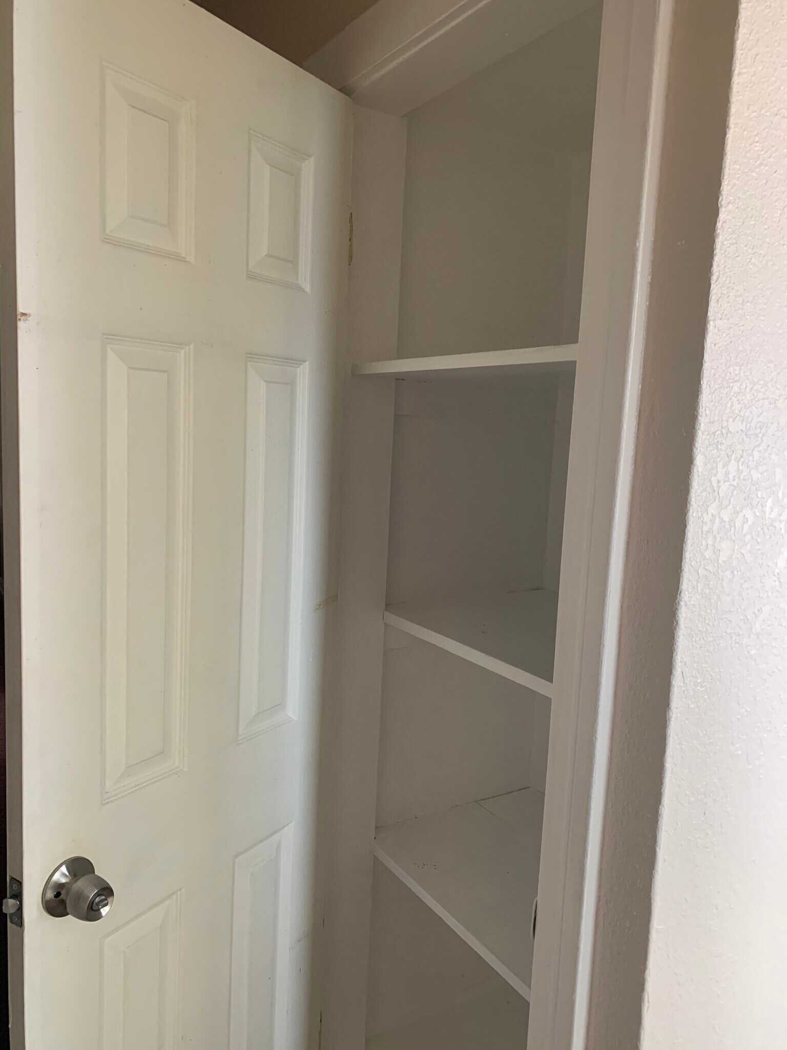 Building Photo - 342 E 84th St