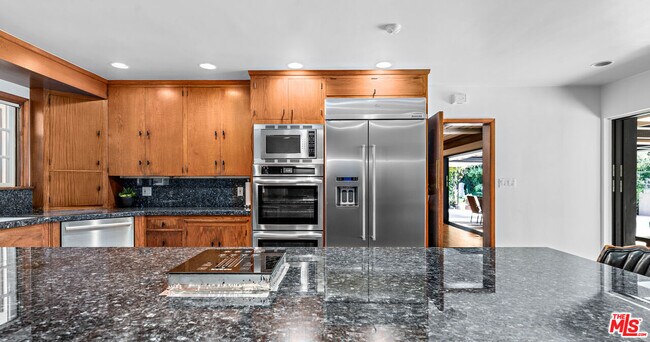 Building Photo - 120 Larkin Pl
