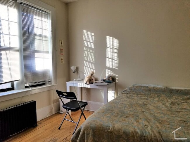 Building Photo - Packard's Corner 3 bed w/dishwasher, TONS ...