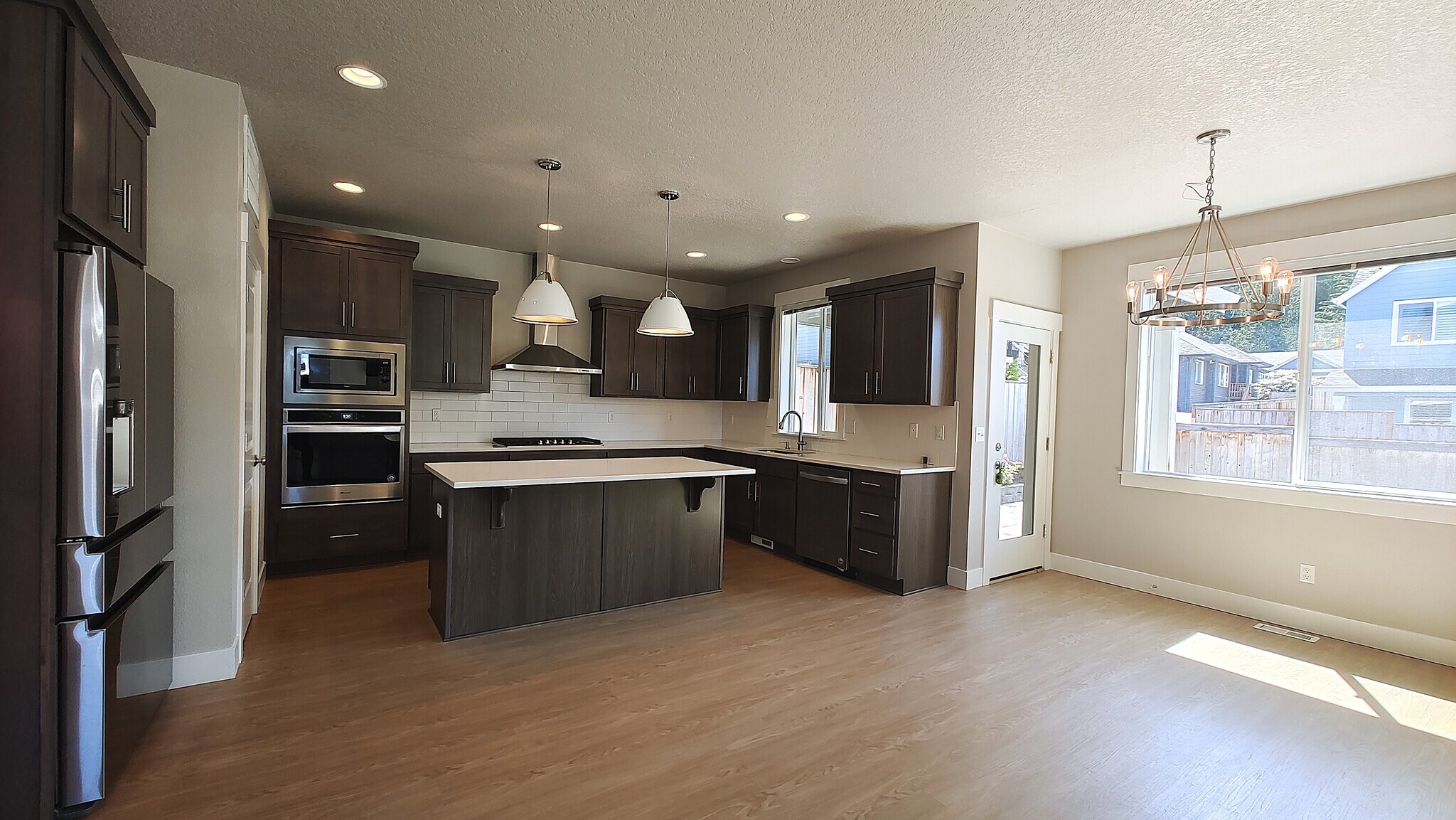 Building Photo - 17542 SW Sunview Ln