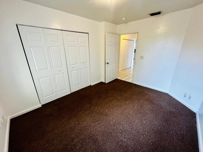 Building Photo - 13711 Yarmouth Ct