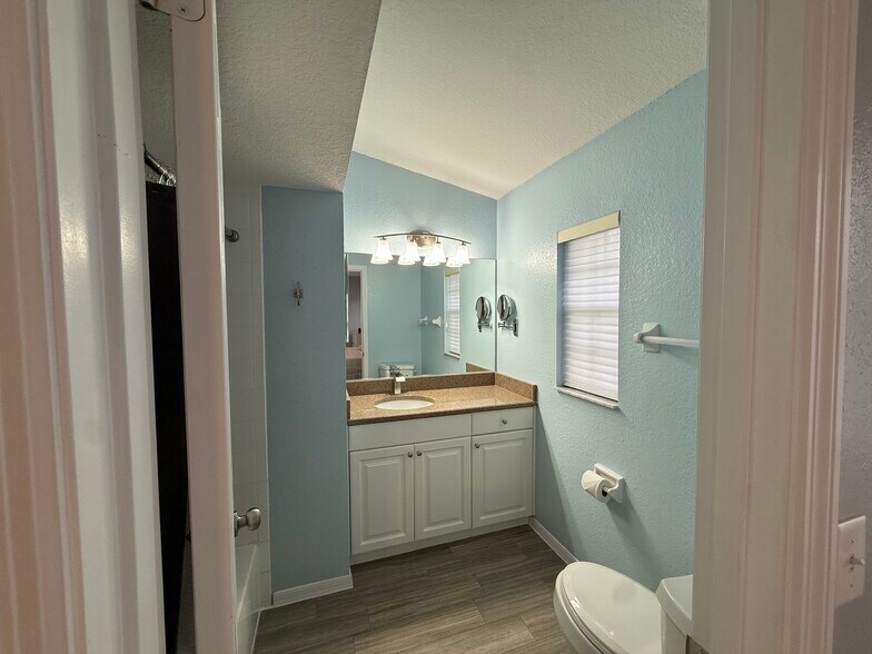 Building Photo - 8389 Wingate Dr