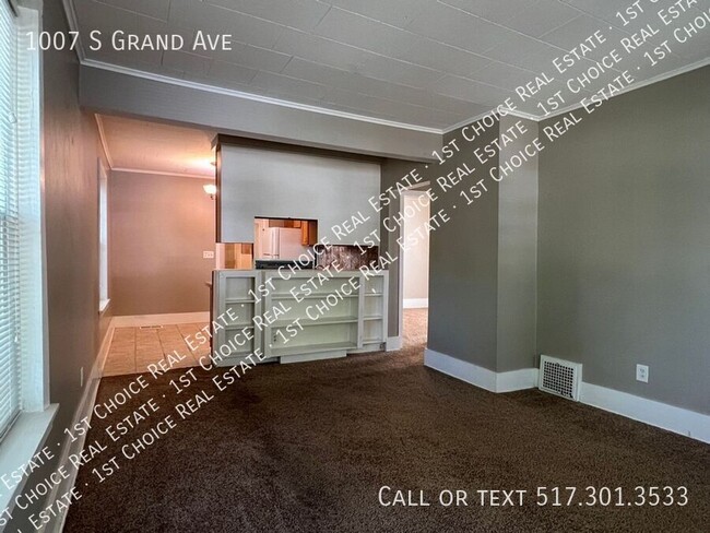 Building Photo - 2-BDR 1-BTH Duplex Near Downtown - Cat Fri...