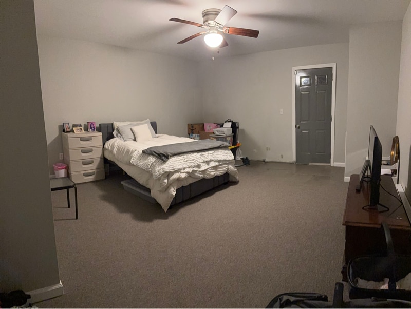 Building Photo - 905 Main St